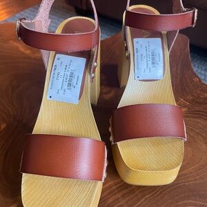 Brown Vegan Leather Studded Platform Sandals, size 7.5